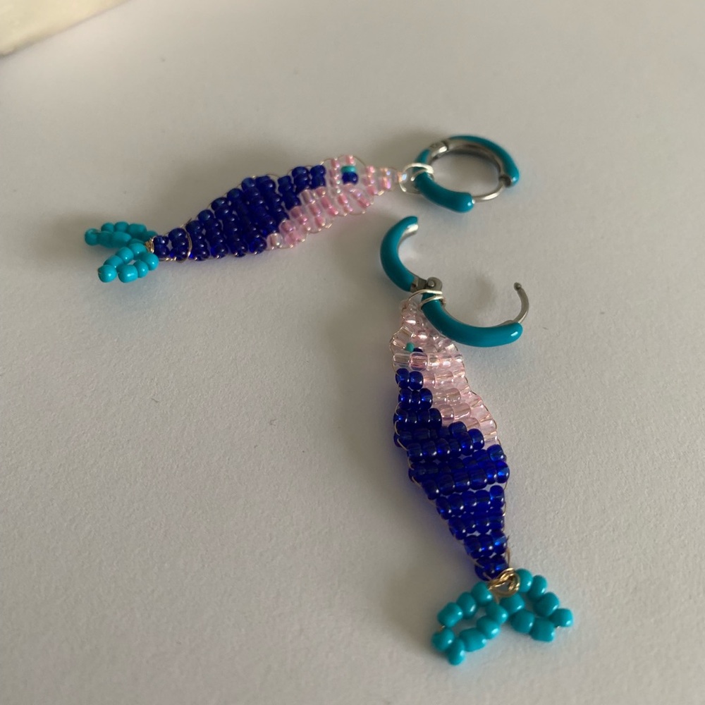 Beaded Fish Huggie Earrings - Picture 5 of 6